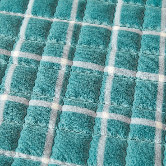 91家纺网 家纺一手货源 找家纺 澳梵家居 2025新款无印风牛奶绒夹棉床护垫 青蓝格纹