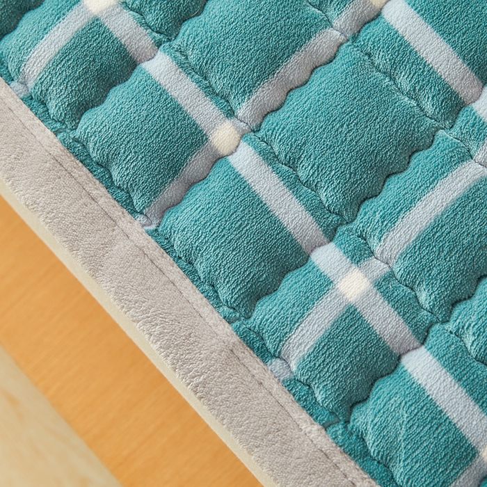 91家纺网 家纺一手货源 找家纺 澳梵家居 2025新款无印风牛奶绒夹棉床护垫 青蓝格纹