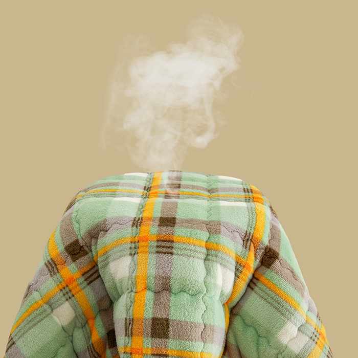 91家纺网 家纺一手货源 找家纺 澳梵家居 2025新款无印风牛奶绒夹棉床护垫 青绿黄格纹