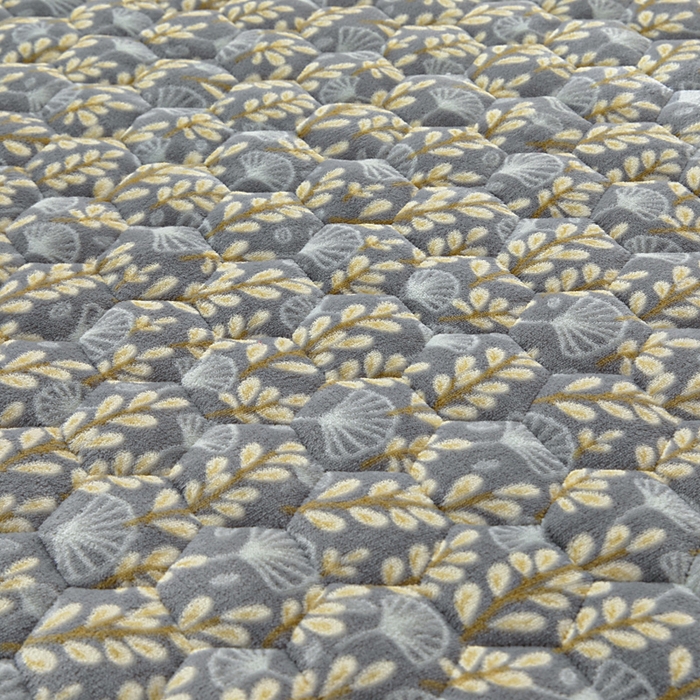 91家纺网 家纺一手货源 找家纺 情煊家纺 2025新款A类牛奶绒印花夹棉床垫 银杏叶