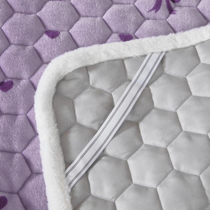 91家纺网 家纺一手货源 找家纺 情煊家纺 2025新款A类牛奶绒印花夹棉床垫 紫爱心