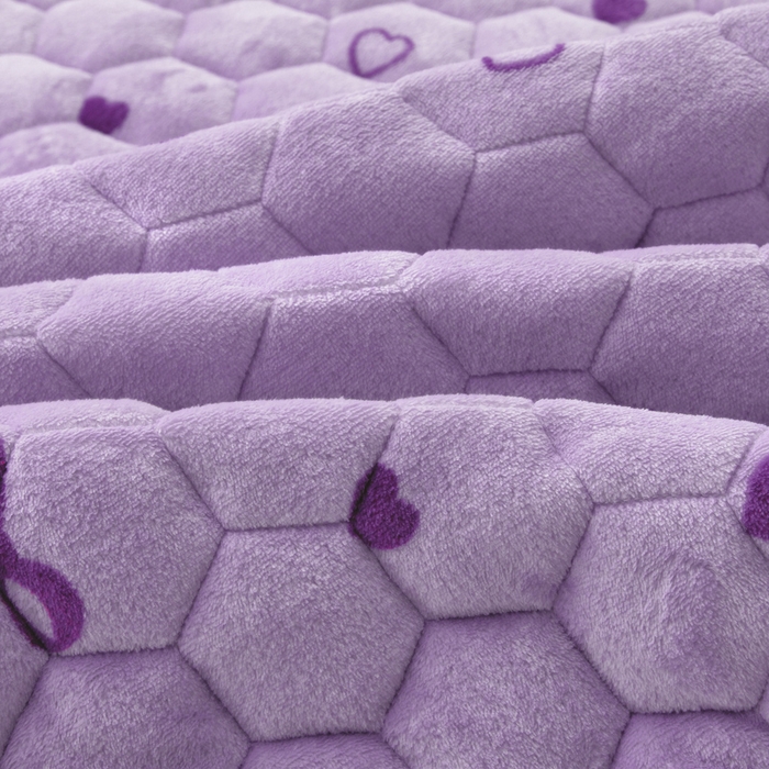 91家纺网 家纺一手货源 找家纺 情煊家纺 2025新款A类牛奶绒印花夹棉床垫 紫爱心