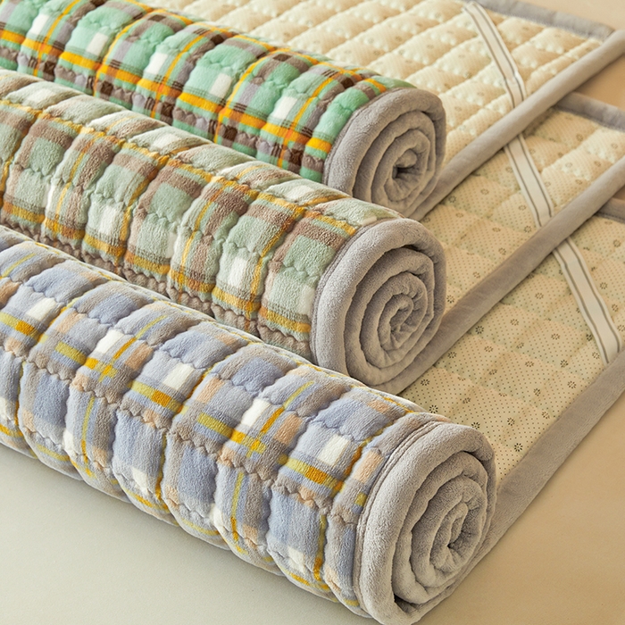 91家纺网 家纺一手货源 找家纺 澳梵家居 2025新款无印风牛奶绒夹棉床护垫 组合