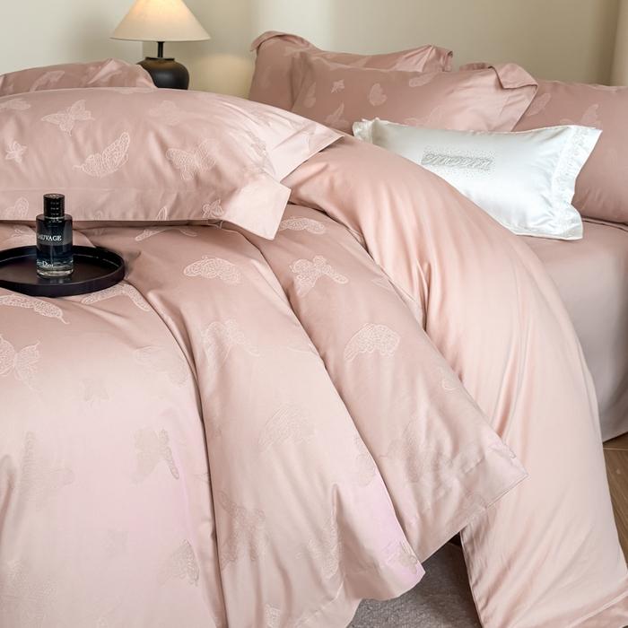 91家纺网 家纺一手货源 找家纺 魅都 全棉厚织长绒棉立体浮雕提花四件套全棉四件套夏日蝶梦 夏日蝶梦粉