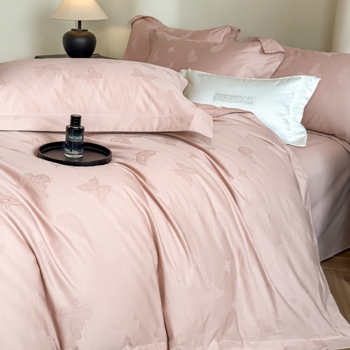 91家纺网 家纺一手货源 找家纺 魅都 全棉厚织长绒棉立体浮雕提花四件套全棉四件套夏日蝶梦 夏日蝶梦粉