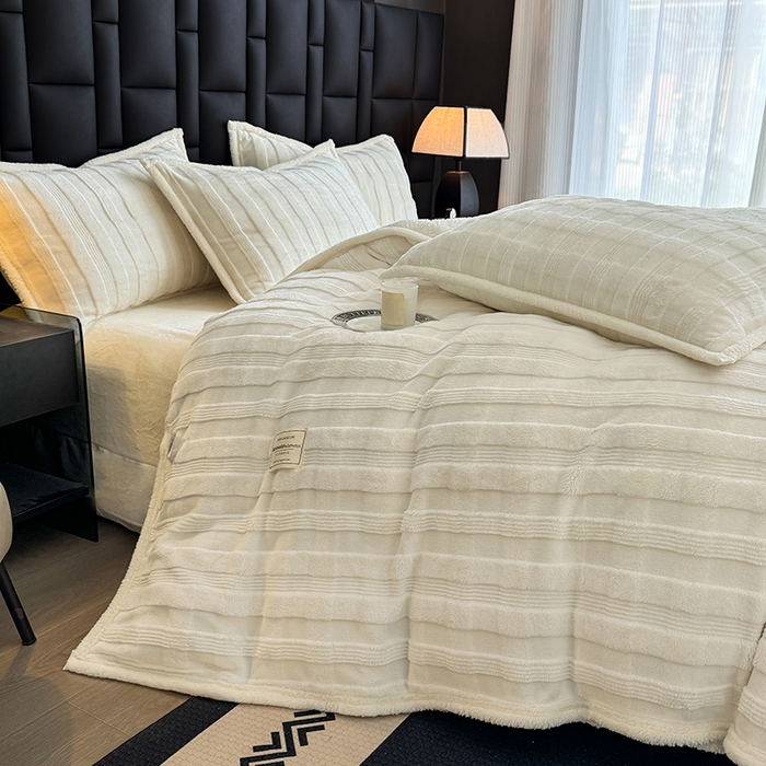 91家纺网 家纺一手货源 找家纺 青竹苑 2025新款A类玉兔绒北极绒纯色单被套被套单件 玉兔白【双面加绒】