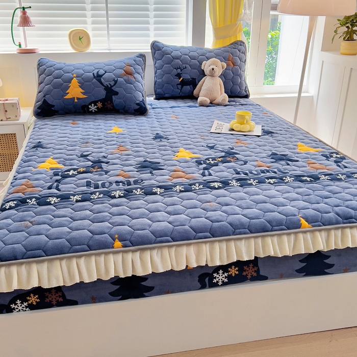 91家纺网 家纺一手货源 找家纺 （总）情煊家纺 2025新款保暖牛奶绒夹棉床笠-花边款