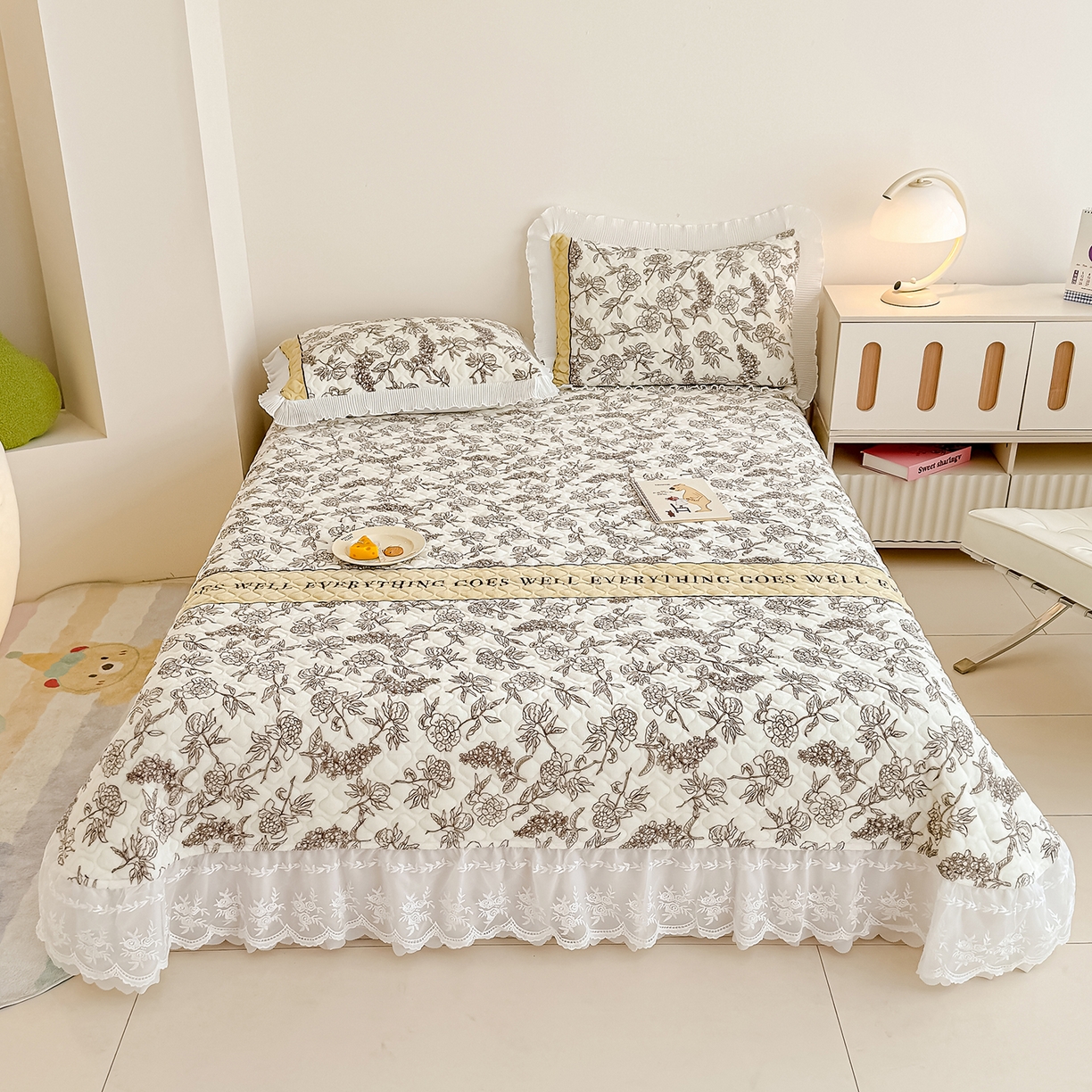 91家纺网 家纺一手货源 找家纺 （总）冬然家纺 2025新款高克重牛奶绒蕾丝花边床盖系列