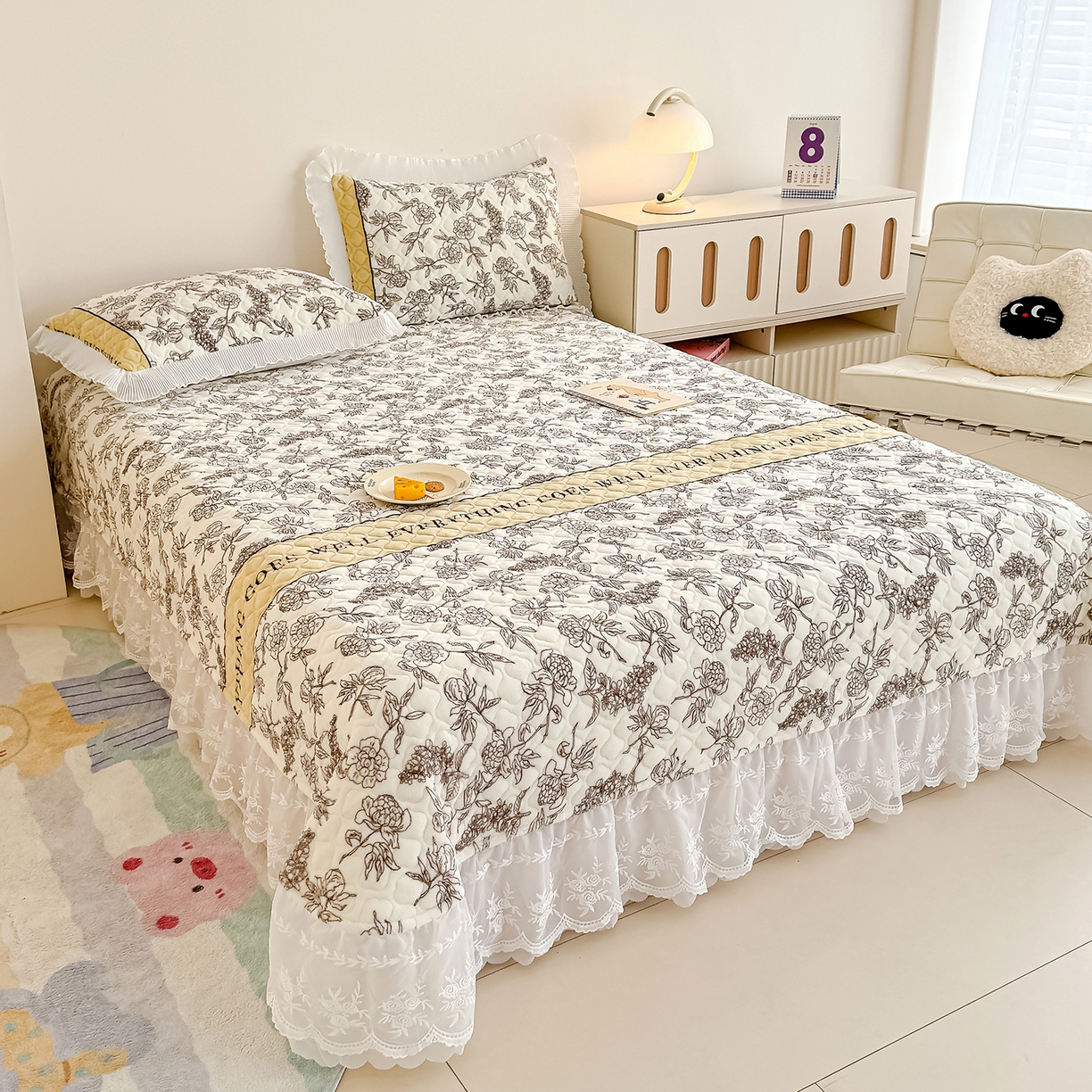 91家纺网 家纺一手货源 找家纺 （总）冬然家纺 2025新款高克重牛奶绒蕾丝花边床盖系列