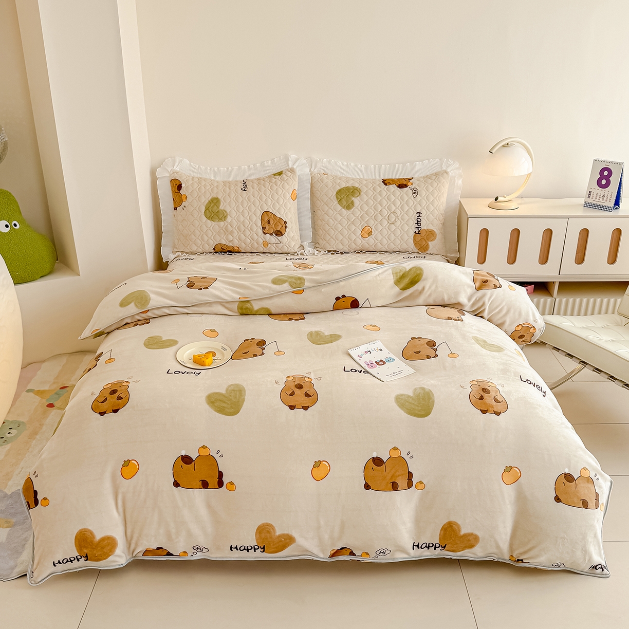 冬然家纺 2025新款高克重牛奶绒蕾丝花边床盖系列 卡皮巴拉