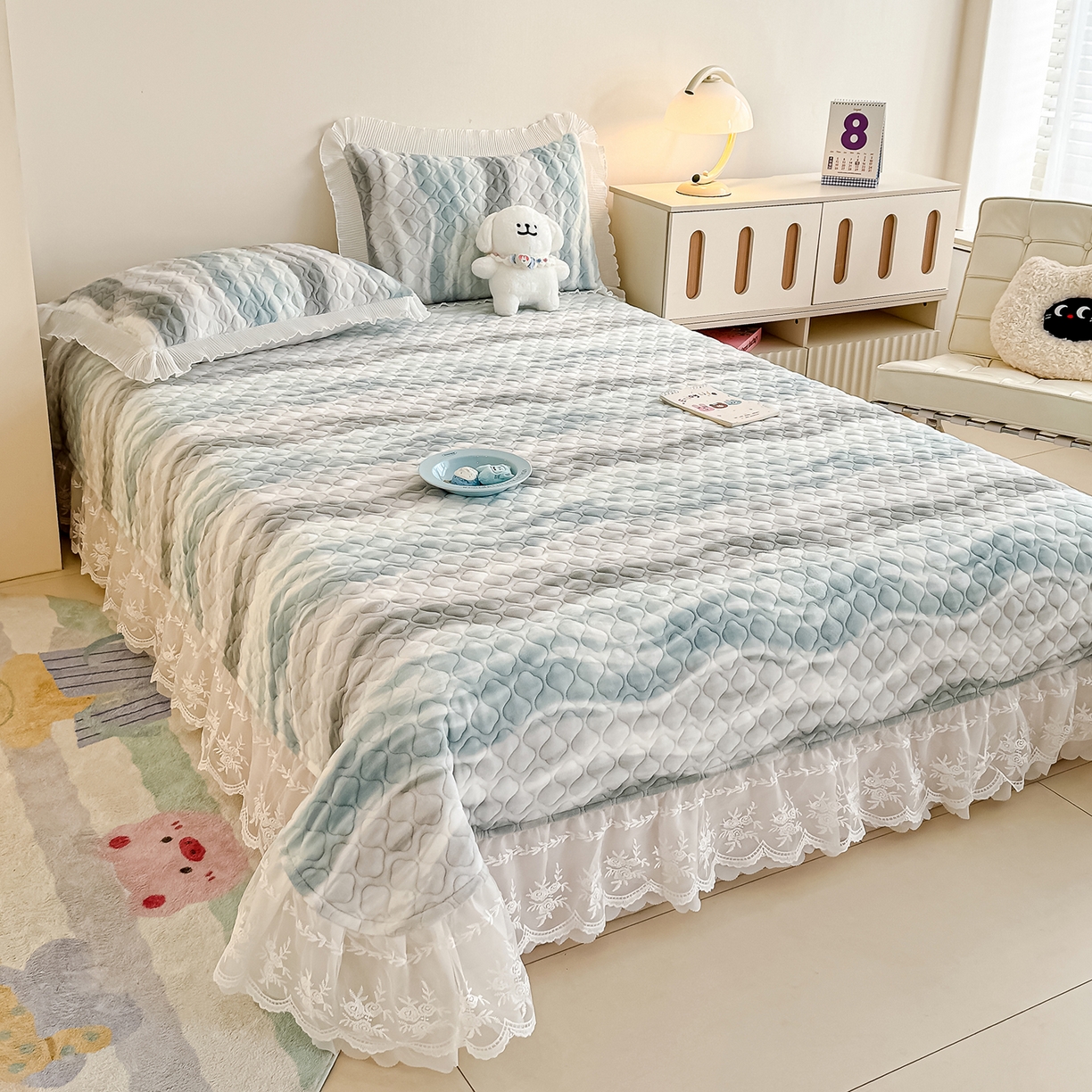 91家纺网 家纺一手货源 找家纺 冬然家纺 2025新款高克重牛奶绒蕾丝花边床盖系列 可可西里