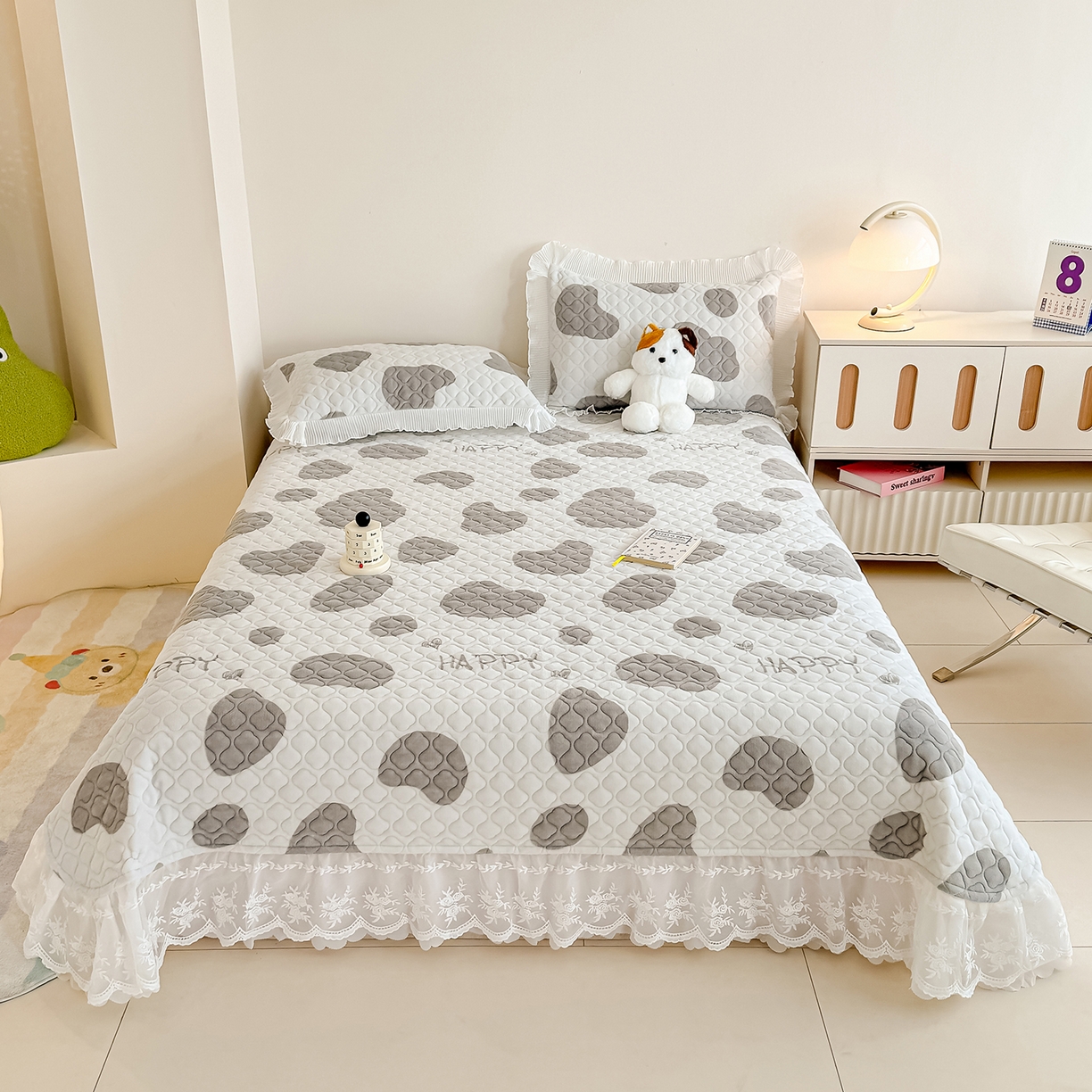 91家纺网 家纺一手货源 找家纺 冬然家纺 2025新款高克重牛奶绒蕾丝花边床盖系列 奶油布丁