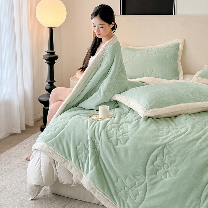 91家纺网 家纺一手货源 找家纺 （总）青竹苑 2025新款A类婴儿绒北极绒羽丝棉三层夹棉盖毯多功能盖毯