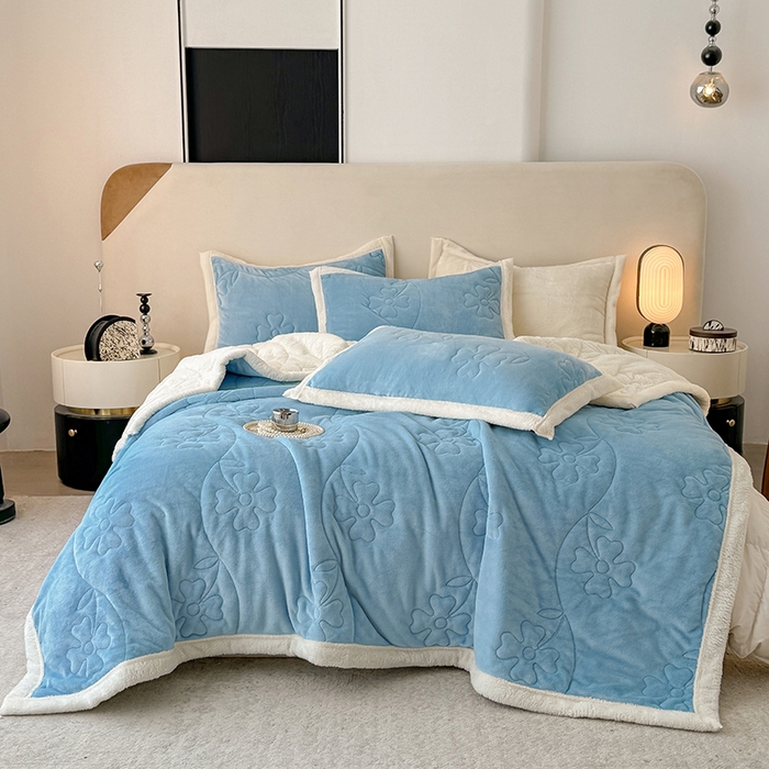 91家纺网 家纺一手货源 找家纺 青竹苑 2025新款A类婴儿绒北极绒羽丝棉三层夹棉盖毯多功能盖毯 天蓝