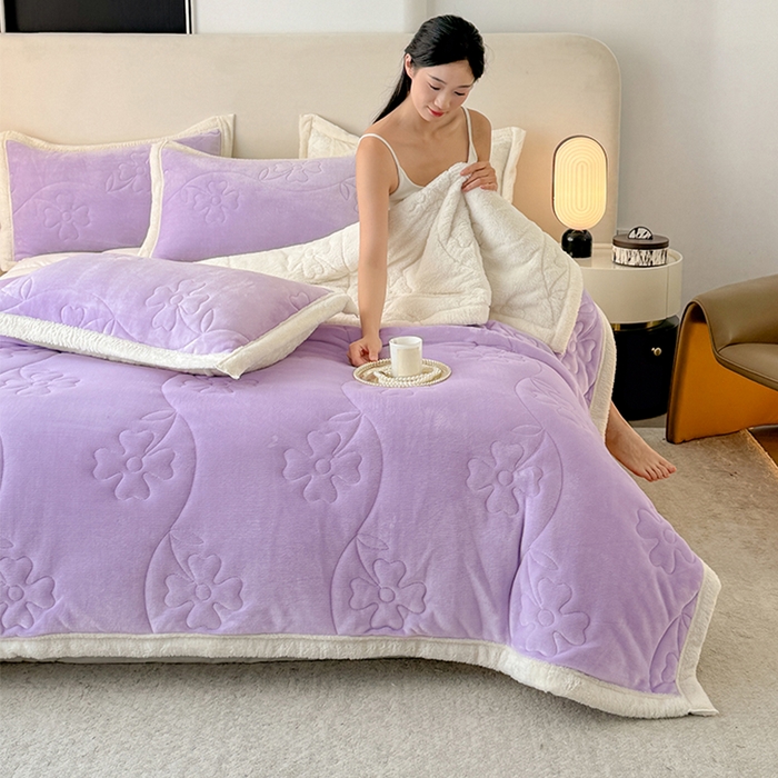 91家纺网 家纺一手货源 找家纺 青竹苑 2025新款A类婴儿绒北极绒羽丝棉三层夹棉盖毯多功能盖毯 芋紫