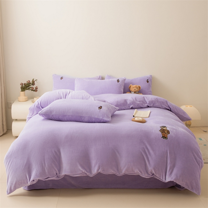 91家纺网 家纺一手货源 找家纺 （总）恋绒家纺 2025新款小熊牛奶绒四件套卡通被套宿舍学生三件套