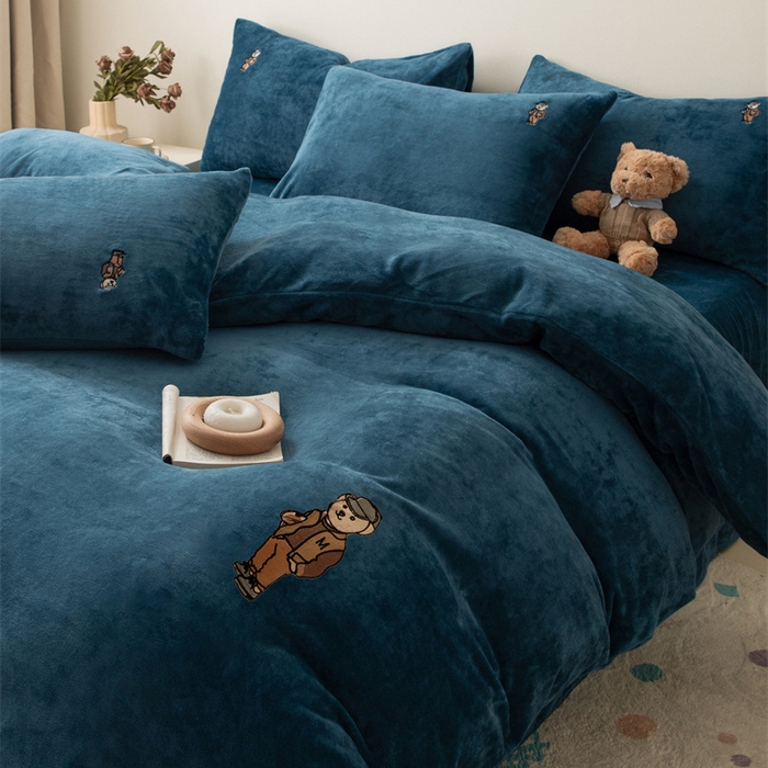 91家纺网 家纺一手货源 找家纺 （总）恋绒家纺 2025新款小熊牛奶绒四件套卡通被套宿舍学生三件套