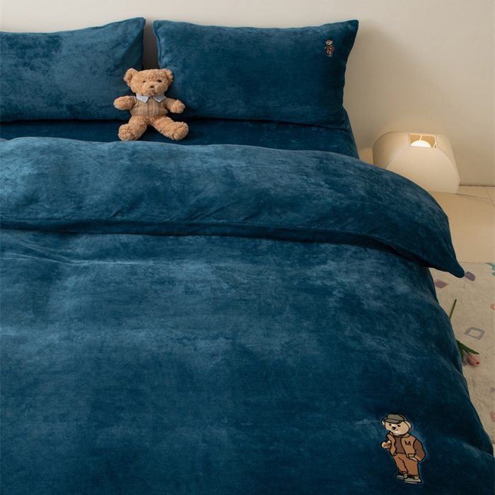 91家纺网 家纺一手货源 找家纺 （总）恋绒家纺 2025新款小熊牛奶绒四件套卡通被套宿舍学生三件套