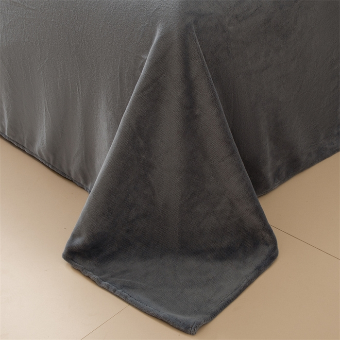 91家纺网 家纺一手货源 找家纺 恋绒家纺 2025新款小熊牛奶绒四件套卡通被套宿舍学生三件套 小熊先生-高级灰