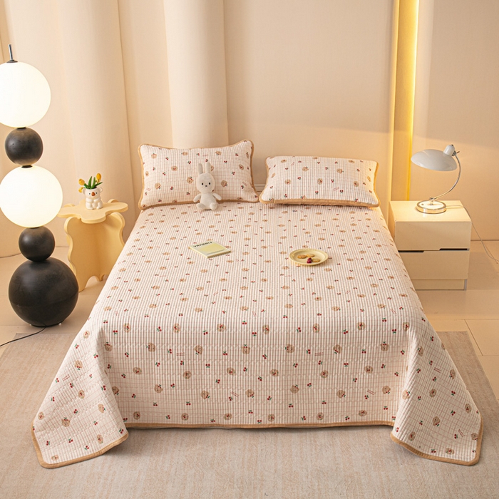 91家纺网 家纺一手货源 找家纺 恒尚居 2025新款全棉牛奶绒床盖四季可用纯棉夹棉床单床褥垫三件套-秋冬款系列一 樱桃小熊【A纯棉-B牛奶绒】