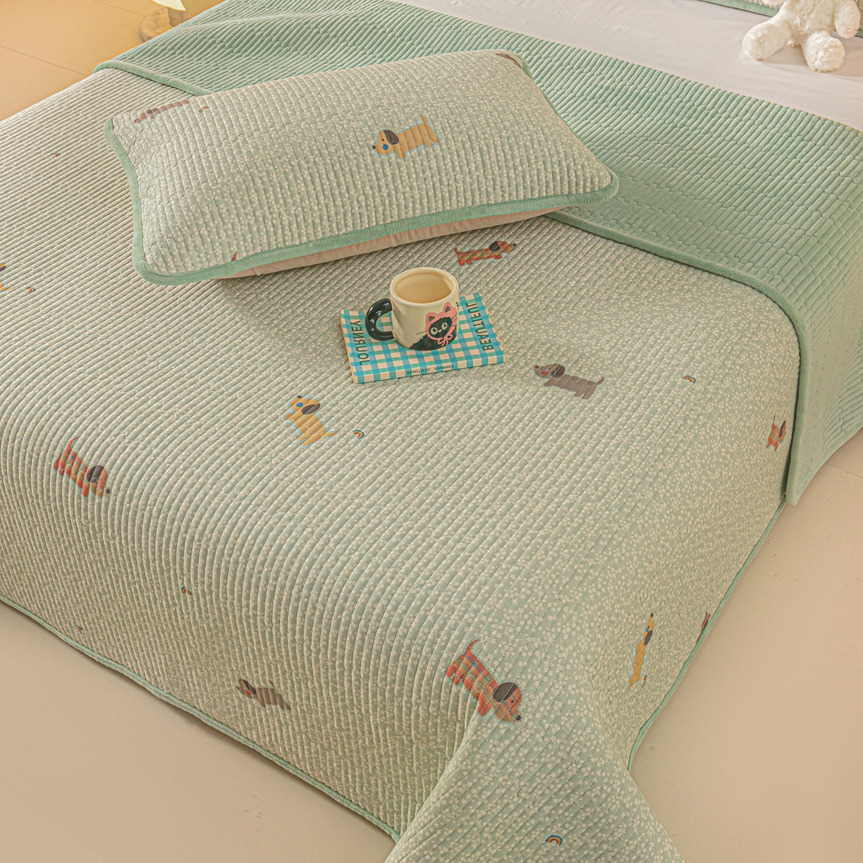 91家纺网 家纺一手货源 找家纺 恒尚居 2025新款全棉牛奶绒床盖四季可用纯棉夹棉床单床褥垫三件套-秋冬款系列一 布丁狗【A纯棉-B牛奶绒】