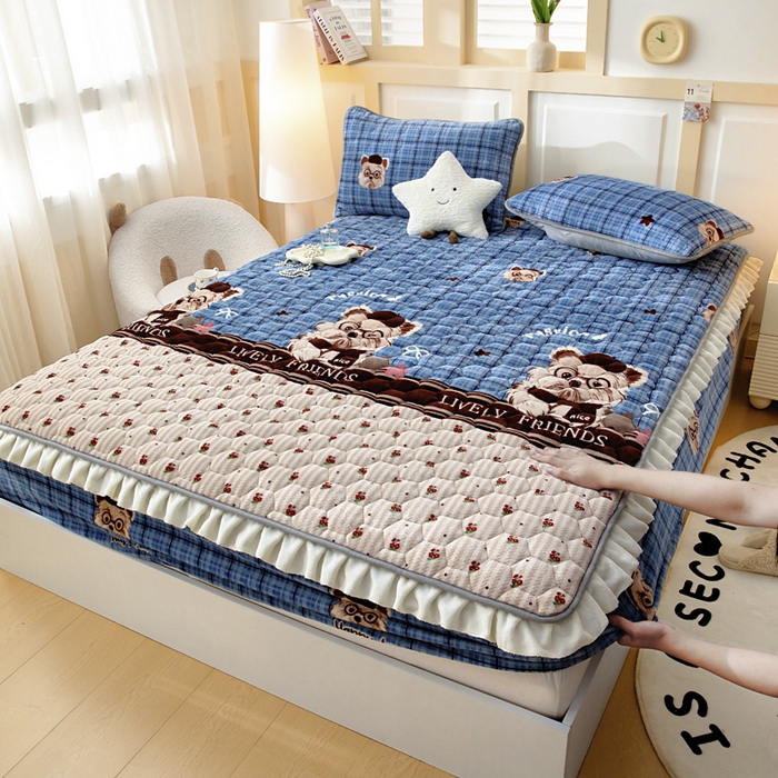 91家纺网 家纺一手货源 找家纺 （总）情煊家纺 2025新款保暖牛奶绒夹棉床笠-花边款