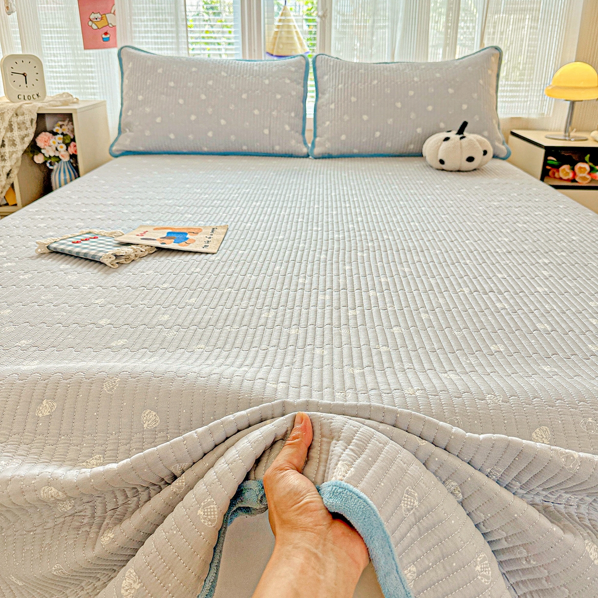 91家纺网 家纺一手货源 找家纺 恒尚居 2025新款全棉牛奶绒床盖四季可用纯棉夹棉床单床褥垫三件套-秋冬款系列一 南瓜点点【A纯棉-B牛奶绒】