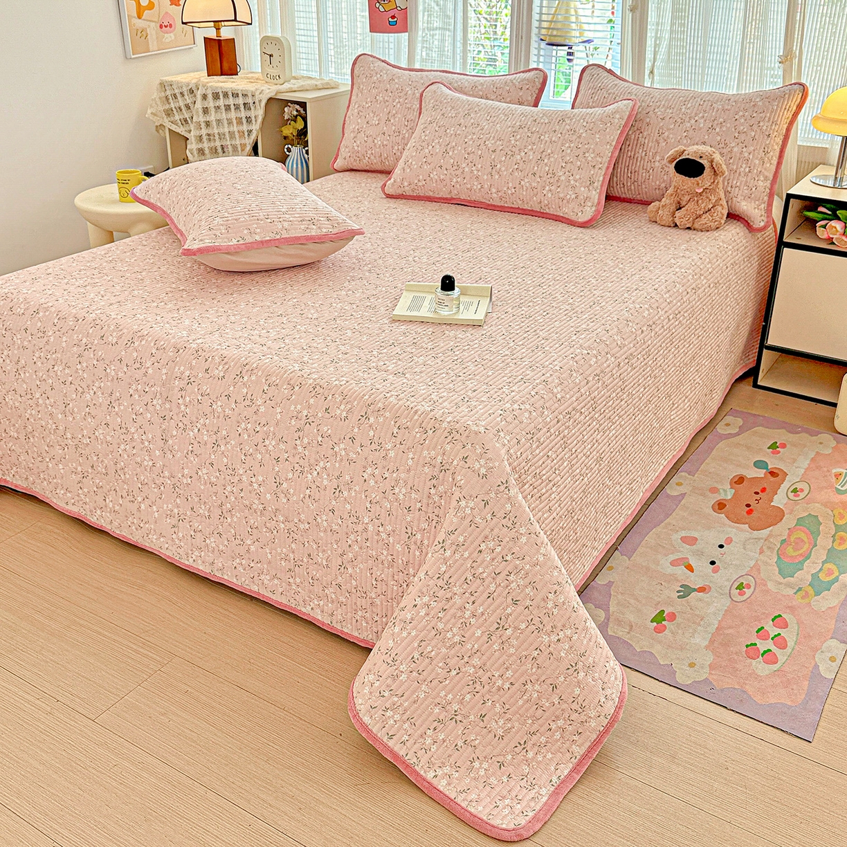 91家纺网 家纺一手货源 找家纺 恒尚居 2025新款全棉牛奶绒床盖四季可用纯棉夹棉床单床褥垫三件套-秋冬款系列一 樱花灿灿【A纯棉-B牛奶绒】