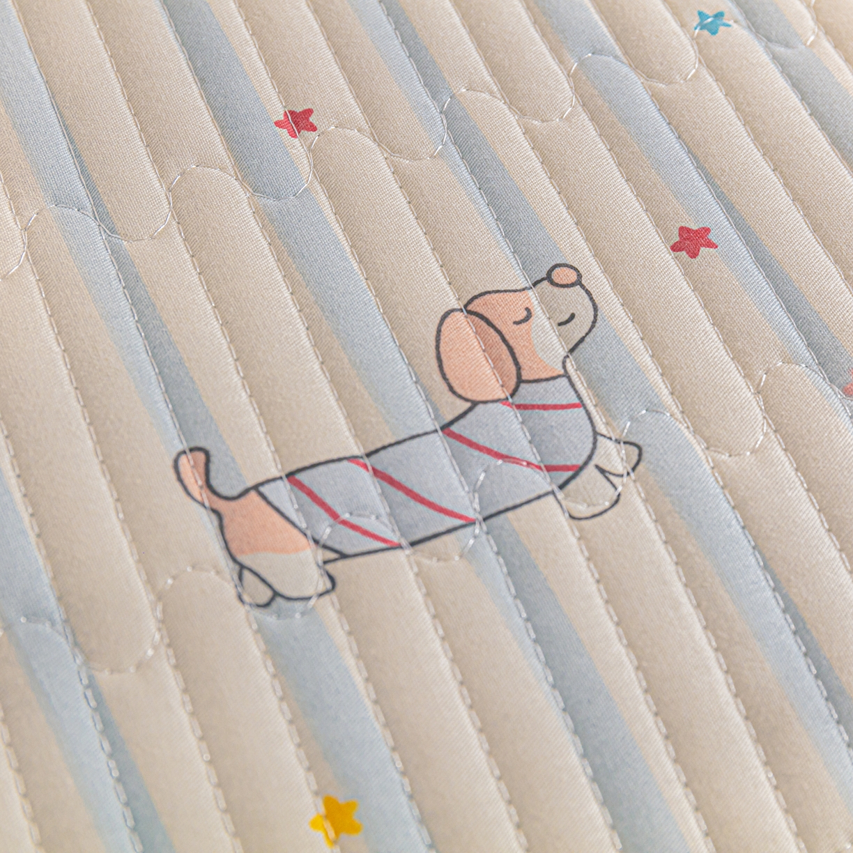 91家纺网 家纺一手货源 找家纺 恒尚居 2025新款全棉牛奶绒床盖四季可用纯棉夹棉床单床褥垫三件套-秋冬款系列一 机灵旺仔【A纯棉-B牛奶绒】