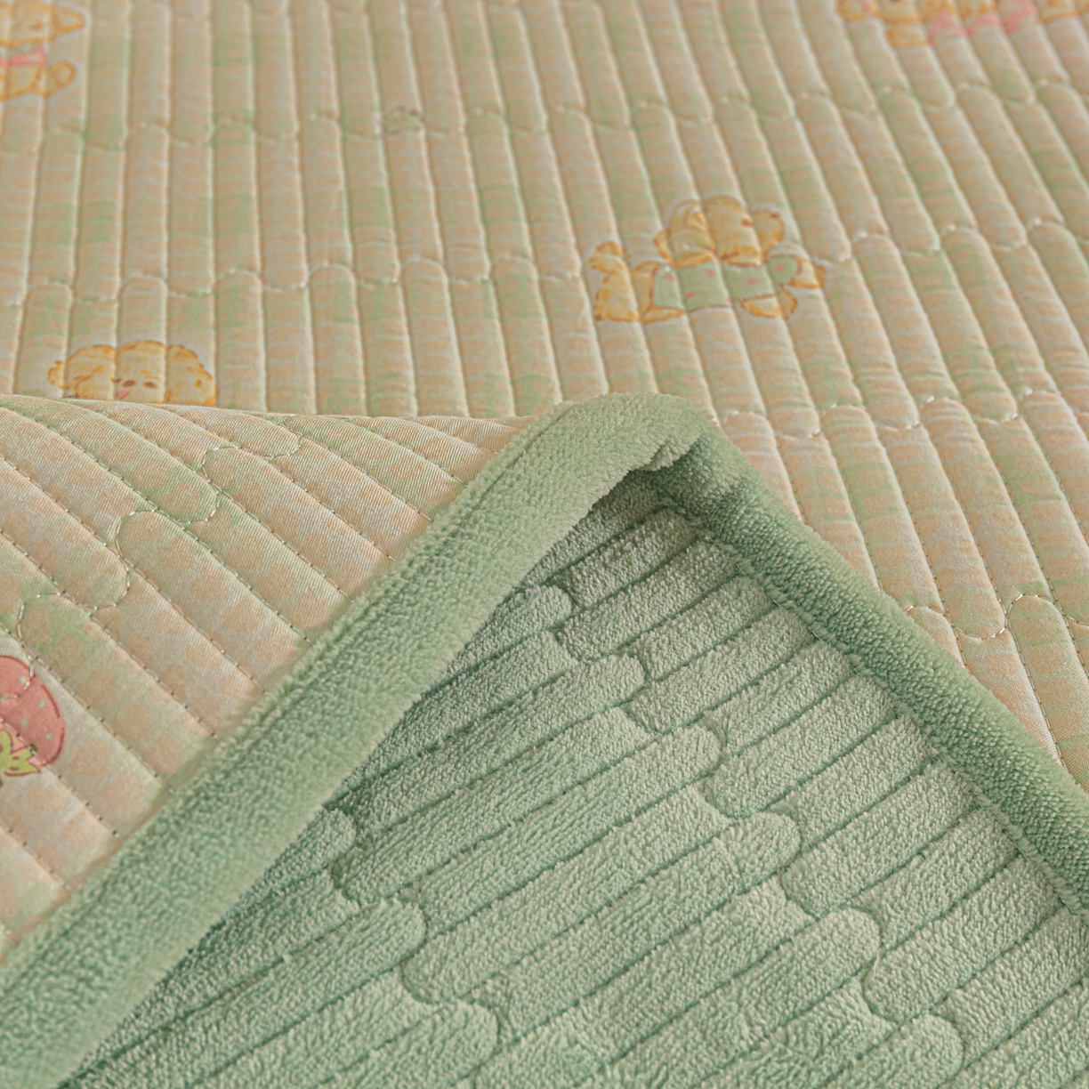 91家纺网 家纺一手货源 找家纺 恒尚居 2025新款全棉牛奶绒床盖四季可用纯棉夹棉床单床褥垫三件套-秋冬款系列一 甜心旺旺【A纯棉-B牛奶绒】