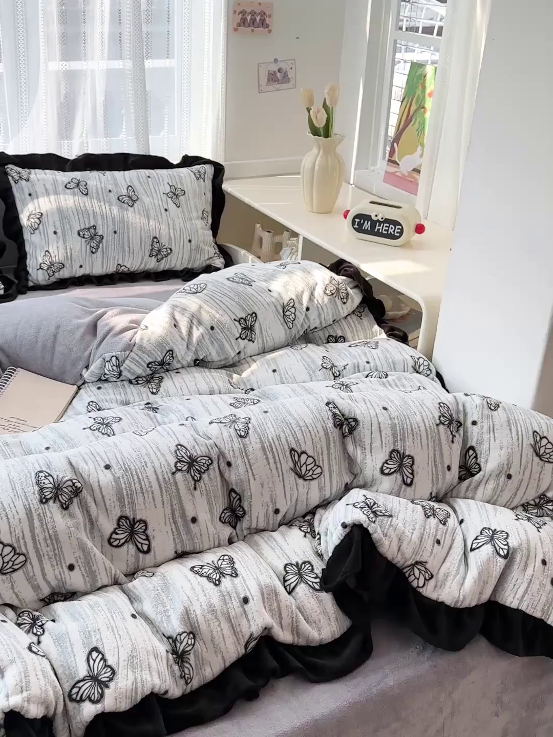 91家纺网 家纺一手货源 找家纺 （总）耀悦家纺 2025新款着色雕花黑边牛奶绒四件套-永恒蝴蝶系列
