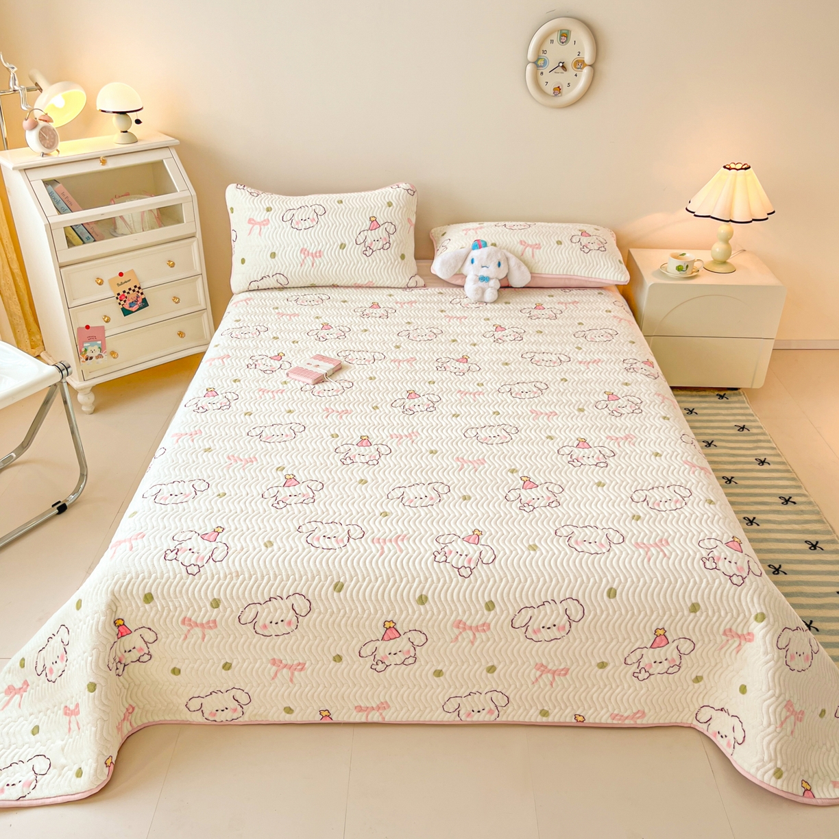 91家纺网 家纺一手货源 找家纺 酱子 2025新款牛奶绒印花床盖四季通用 床盖-蝴蝶结狗