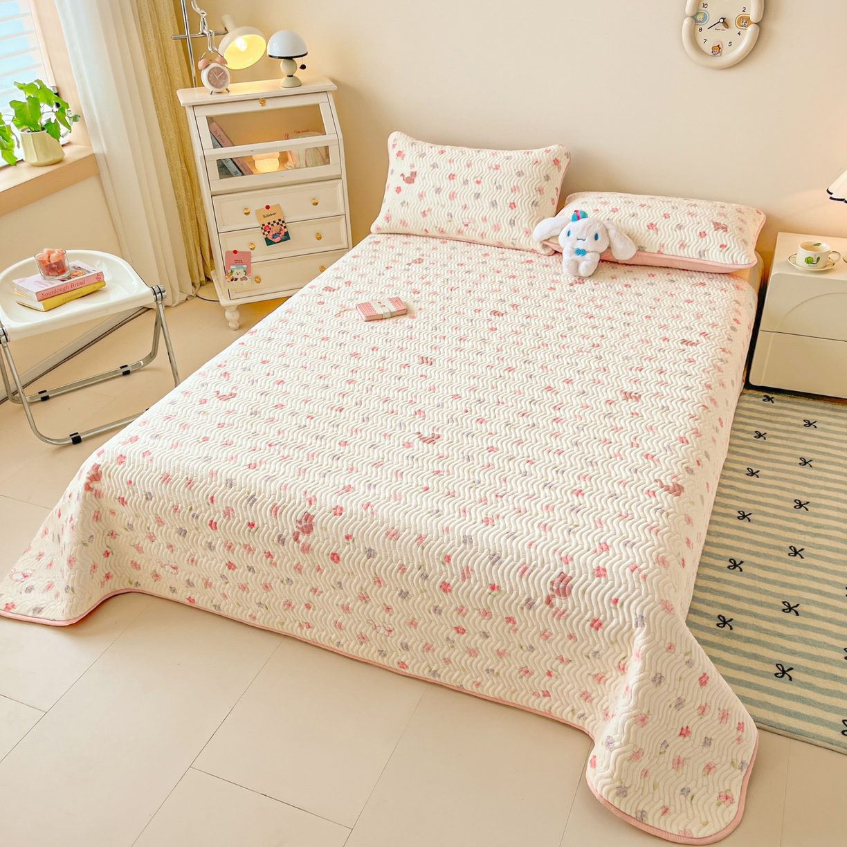 91家纺网 家纺一手货源 找家纺 酱子 2025新款牛奶绒印花床盖四季通用 床盖-碎花猫猫