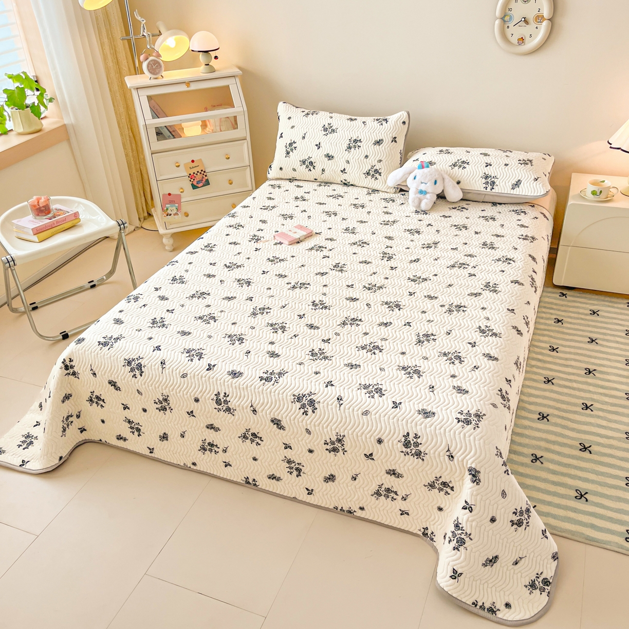 91家纺网 家纺一手货源 找家纺 酱子 2025新款牛奶绒印花床盖四季通用 床盖-花汐