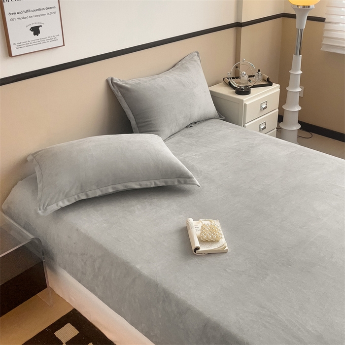 91家纺网 家纺一手货源 找家纺 名兮家居 2025新款高克重加厚纯色牛奶绒床笠床单 素色-绅士灰
