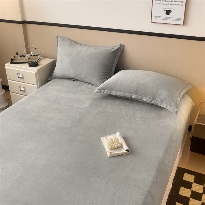 91家纺网 家纺一手货源 找家纺 名兮家居 2025新款高克重加厚纯色牛奶绒床笠床单 素色-绅士灰