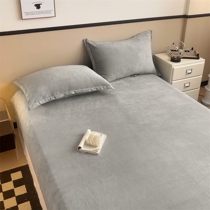 91家纺网 家纺一手货源 找家纺 名兮家居 2025新款高克重加厚纯色牛奶绒床笠床单 素色-绅士灰
