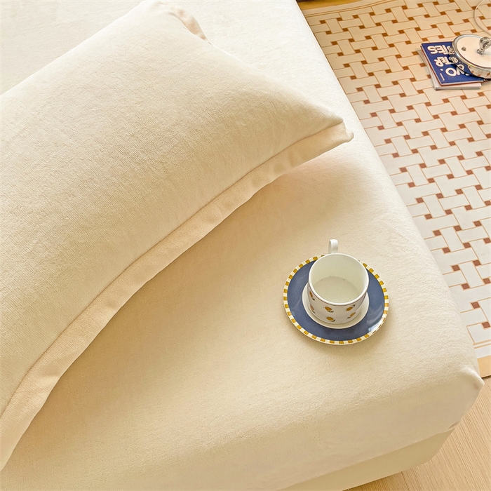 91家纺网 家纺一手货源 找家纺 名兮家居 2025新款高克重加厚纯色牛奶绒床笠床单 素色-米白