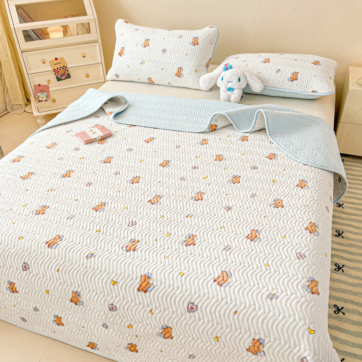 91家纺网 家纺一手货源 找家纺 酱子 2025新款牛奶绒印花床盖四季通用 床盖-暖熊星芒