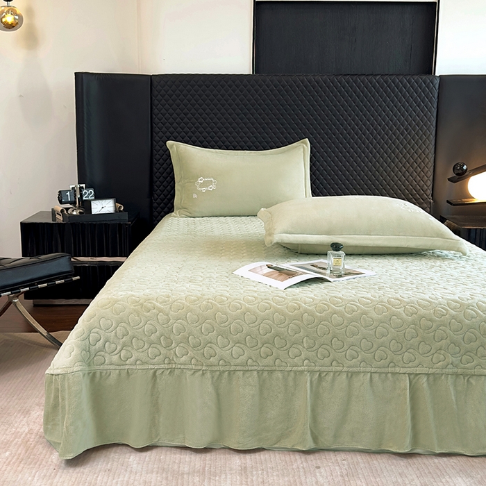 91家纺网 家纺一手货源 找家纺 （总）琉宿家纺 2025新款牛奶绒床盖款绣花四件套