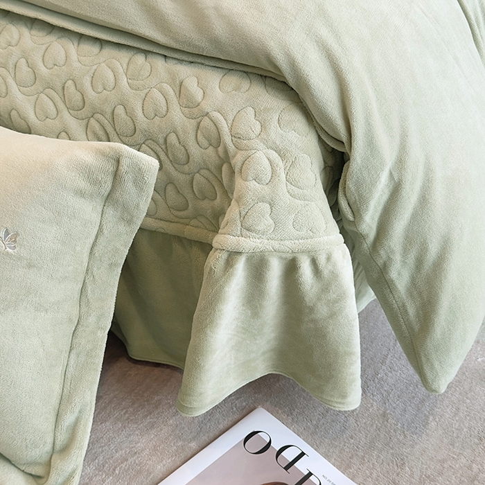 91家纺网 家纺一手货源 找家纺 （总）琉宿家纺 2025新款牛奶绒床盖款绣花四件套