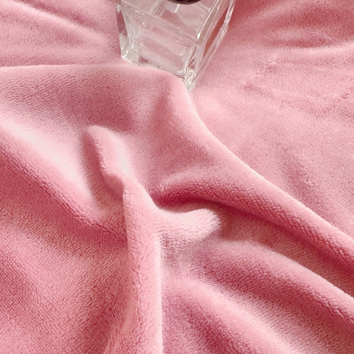 91家纺网 家纺一手货源 找家纺 琉宿家纺 2025新款牛奶绒床盖款绣花四件套 魅影-玫瑰粉