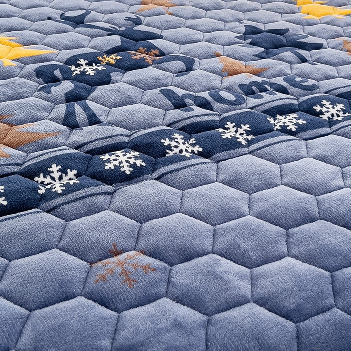 91家纺网 家纺一手货源 找家纺 情煊家纺 2025新款保暖牛奶绒夹棉床笠-花边款 一鹿幸福