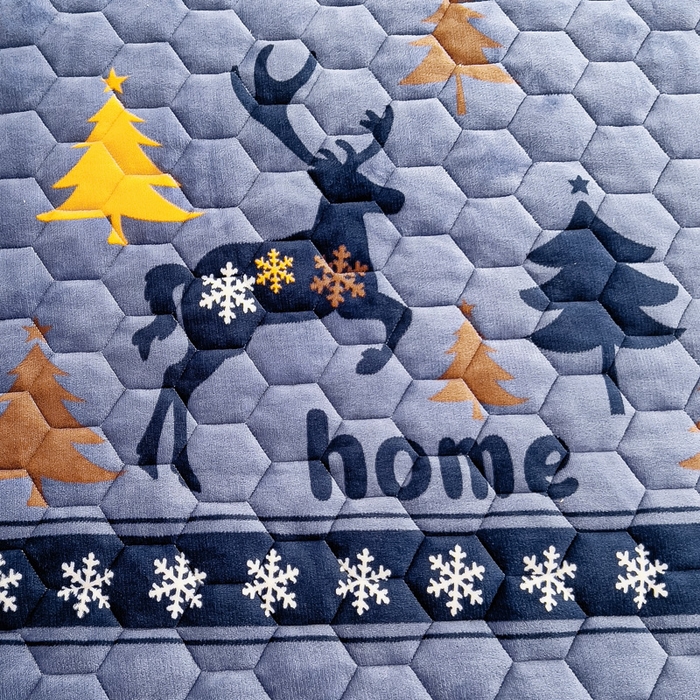 91家纺网 家纺一手货源 找家纺 情煊家纺 2025新款保暖牛奶绒夹棉床笠-花边款 一鹿幸福