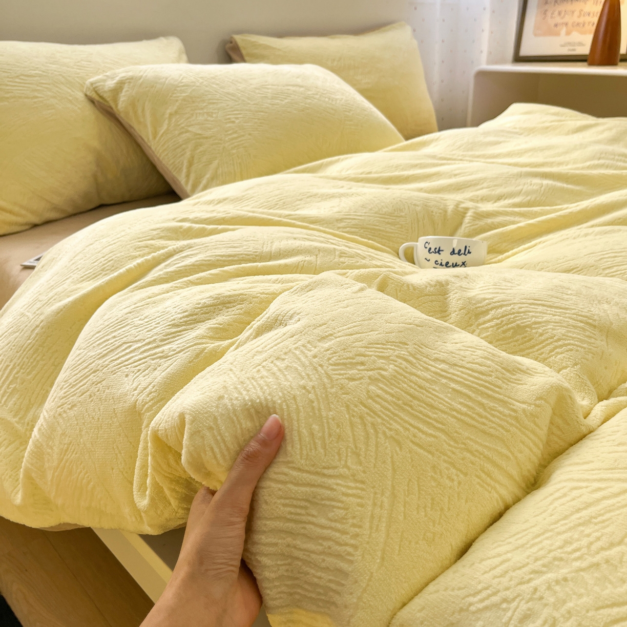 91家纺网 家纺一手货源 找家纺 如一 2025新款3D雕花牛奶绒四件套第三批 肌理纹-黄