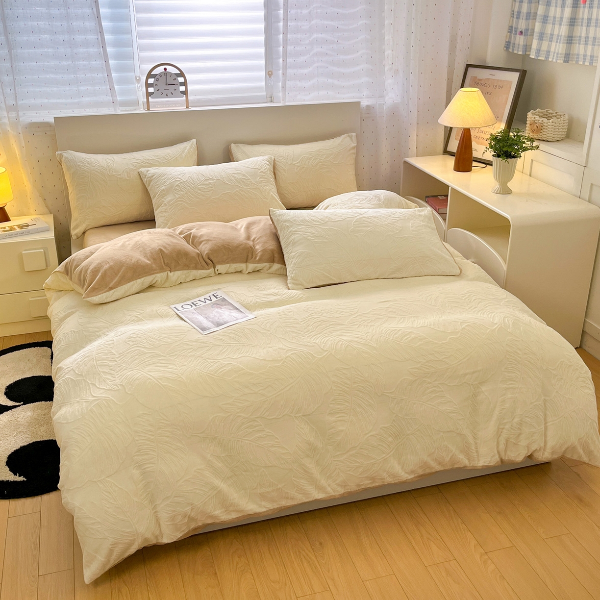 91家纺网 家纺一手货源 找家纺 如一 2025新款3D雕花牛奶绒四件套第三批 芭蕉叶-白咖