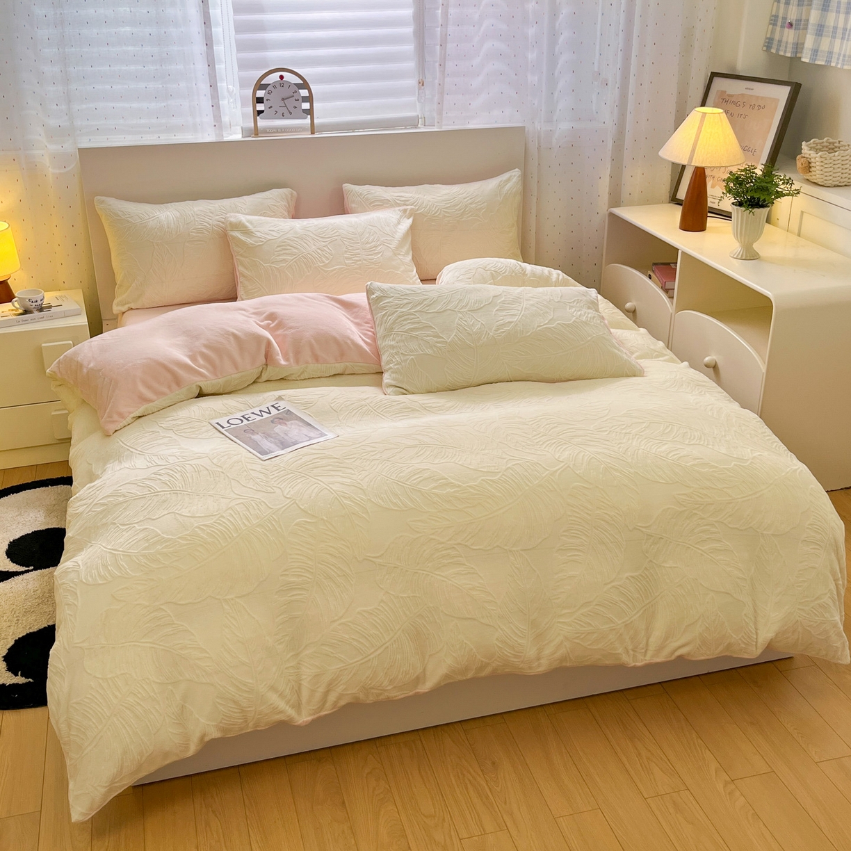 91家纺网 家纺一手货源 找家纺 如一 2025新款3D雕花牛奶绒四件套第三批 芭蕉叶-白粉