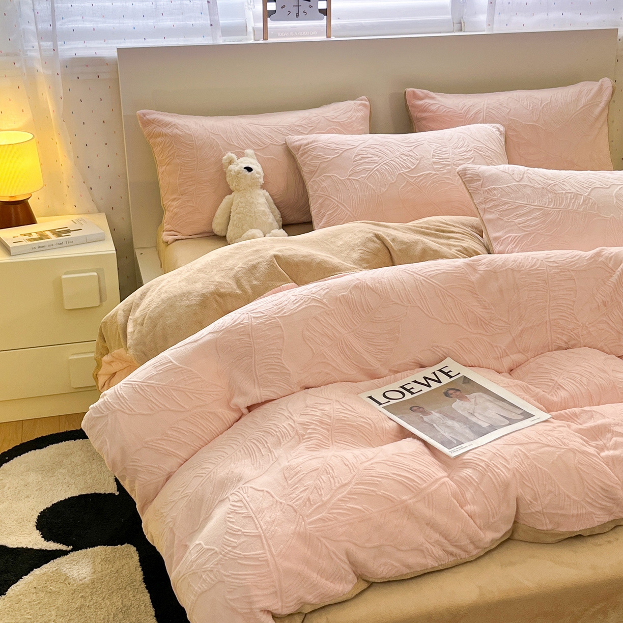 91家纺网 家纺一手货源 找家纺 如一 2025新款3D雕花牛奶绒四件套第三批 芭蕉叶-粉