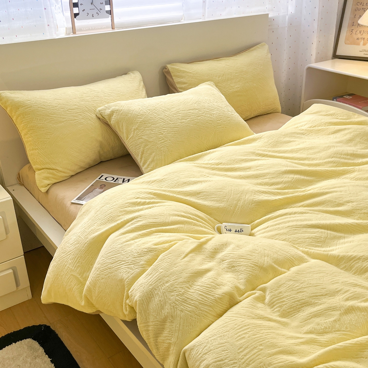 91家纺网 家纺一手货源 找家纺 如一 2025新款3D雕花牛奶绒四件套第三批 肌理纹-黄