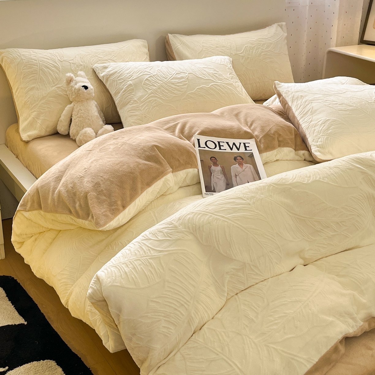 91家纺网 家纺一手货源 找家纺 如一 2025新款3D雕花牛奶绒四件套第三批 芭蕉叶-白咖